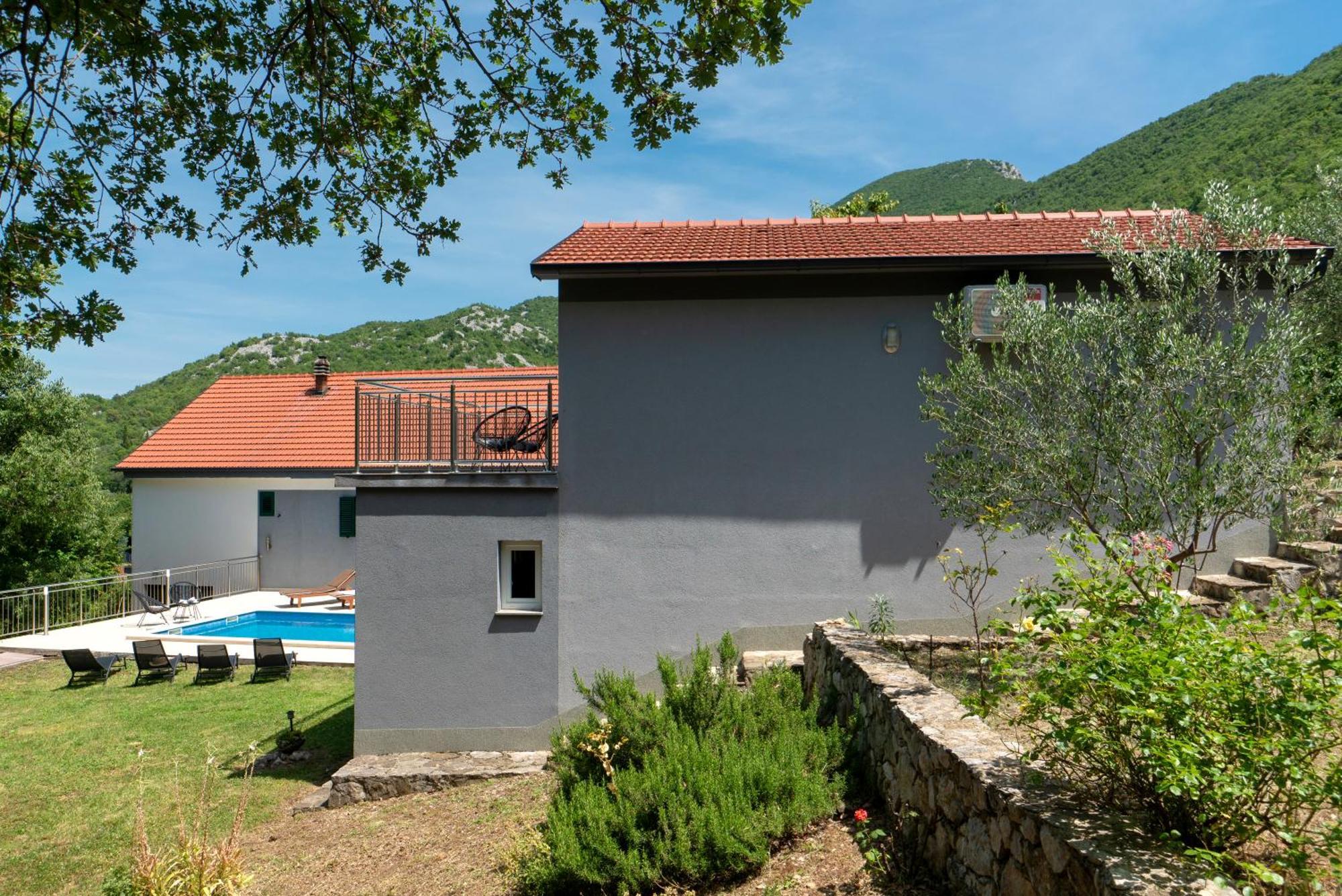 Apartments Srdanovic Omiš Eksteriør billede