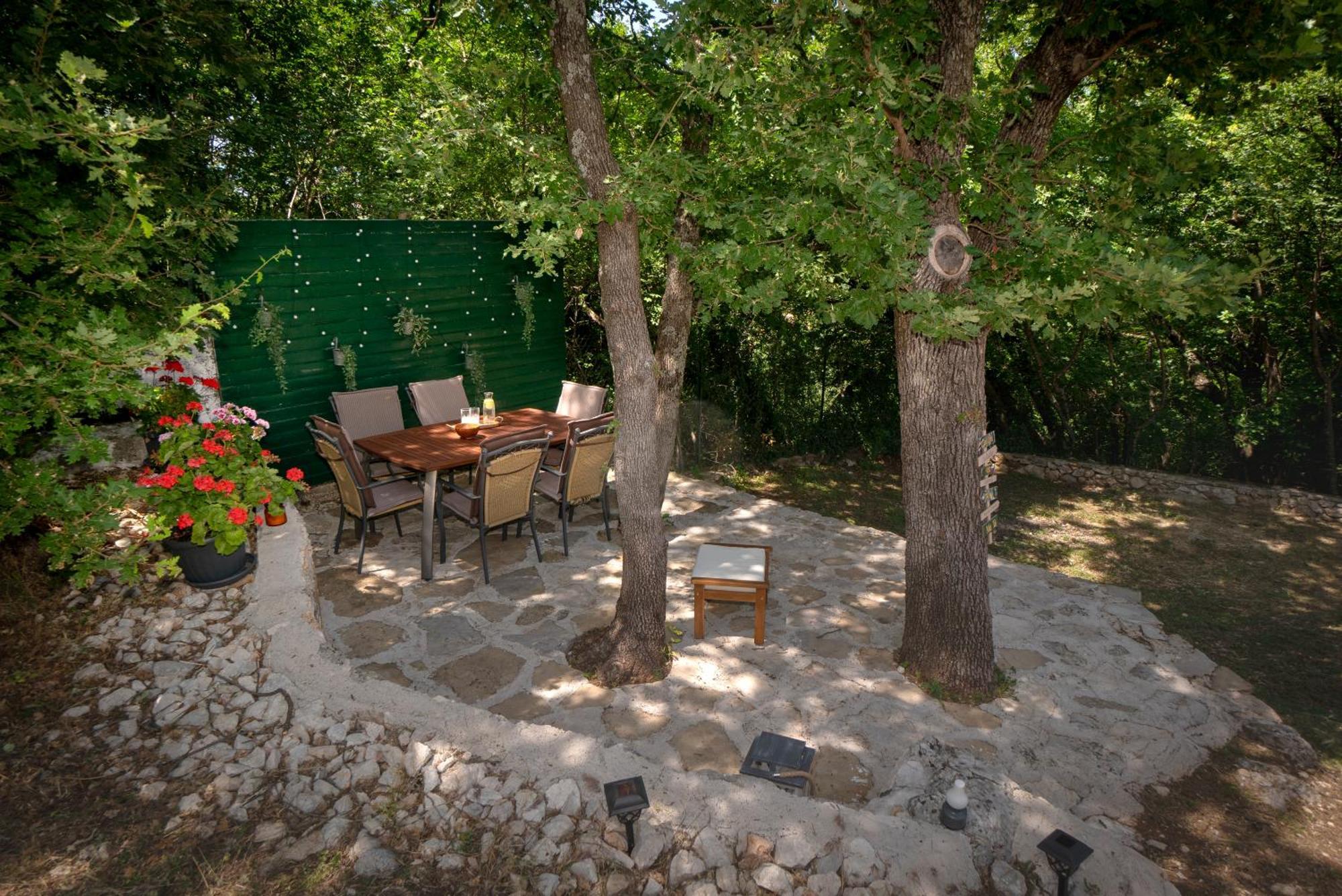 Apartments Srdanovic Omiš Eksteriør billede