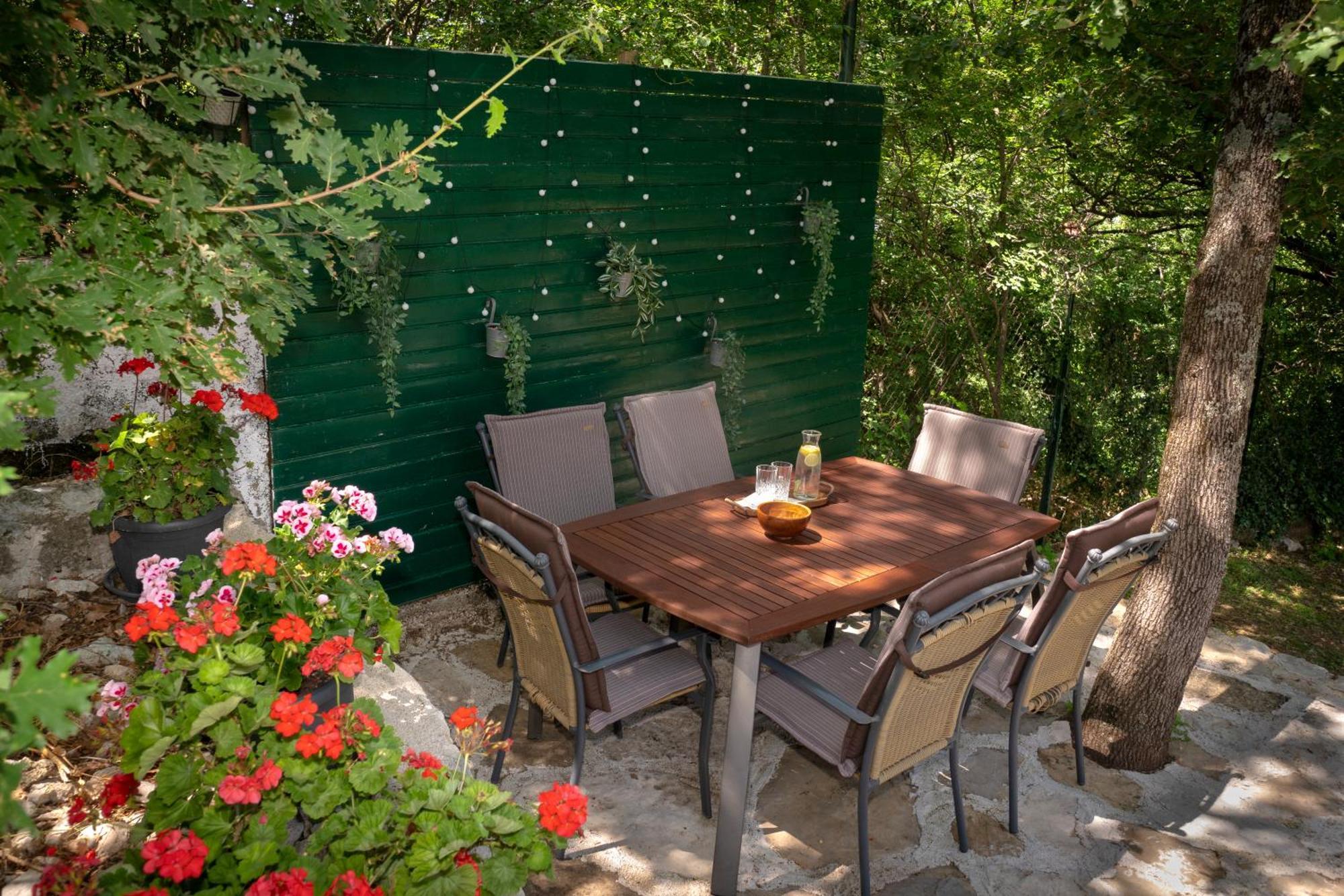 Apartments Srdanovic Omiš Eksteriør billede