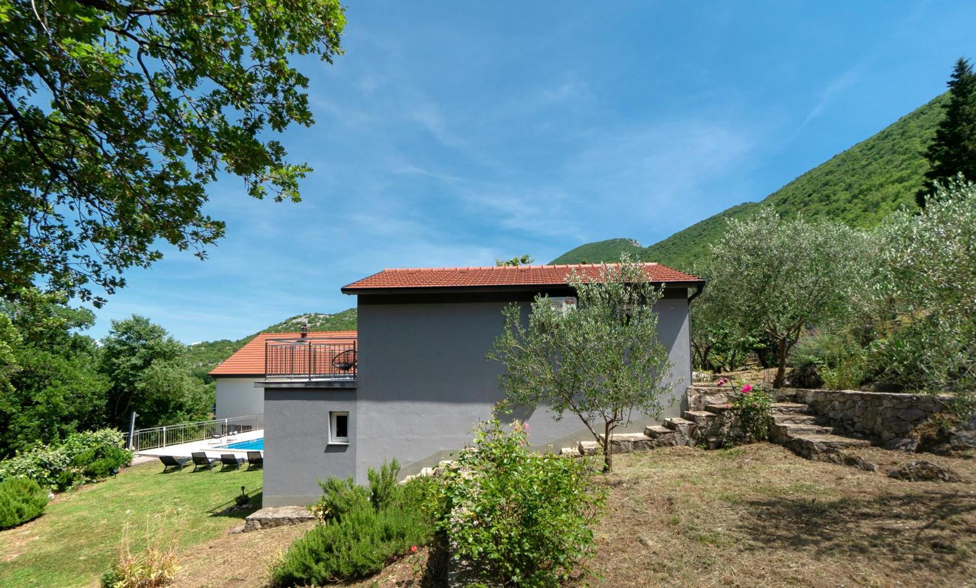 Apartments Srdanovic Omiš Eksteriør billede