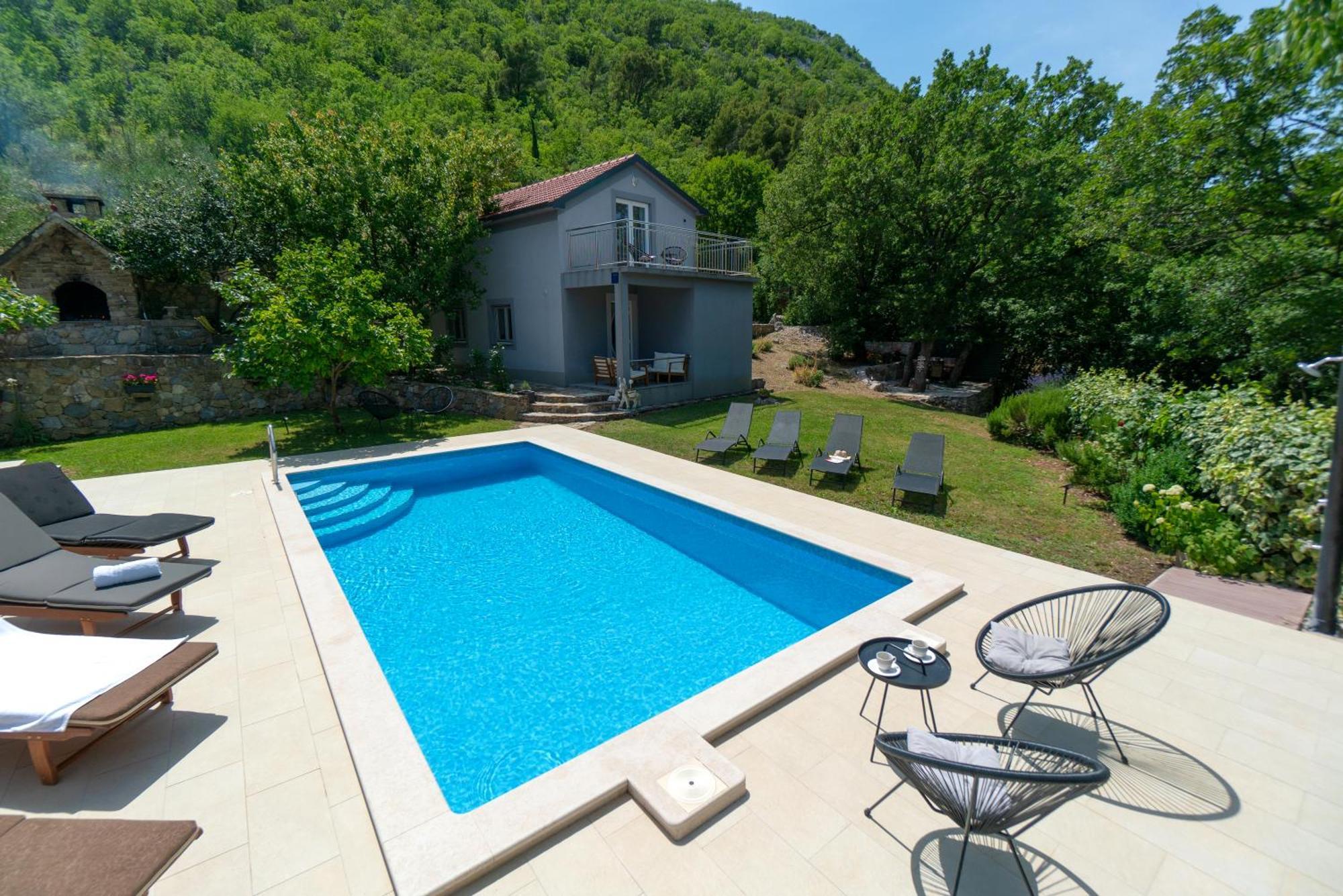Apartments Srdanovic Omiš Eksteriør billede