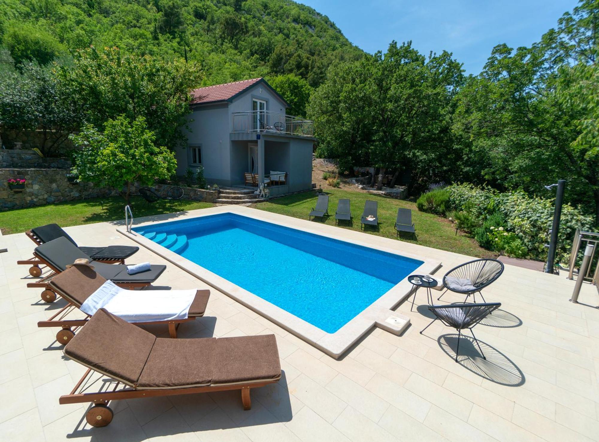 Apartments Srdanovic Omiš Eksteriør billede